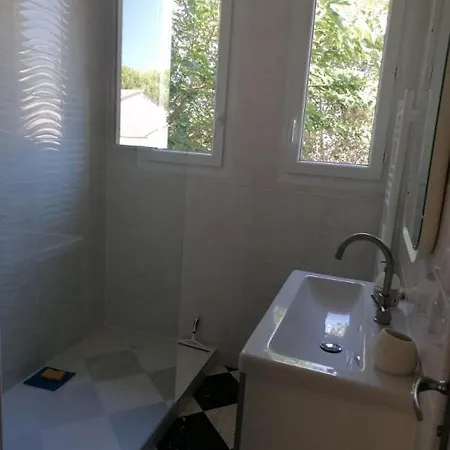 1er Etage Independant D'une